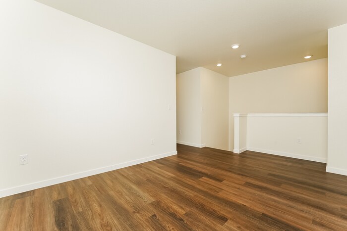 Building Photo - 13467 Oneida Ln