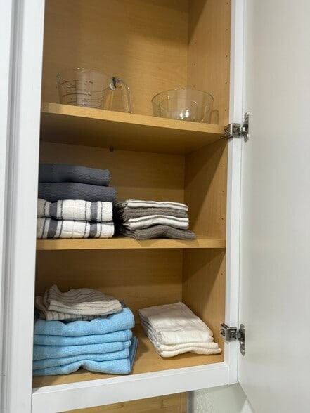 Building Photo - 826 7th Ave N