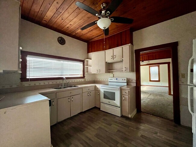 Building Photo - Adorable 3 bed/2 bath home in Plant City
