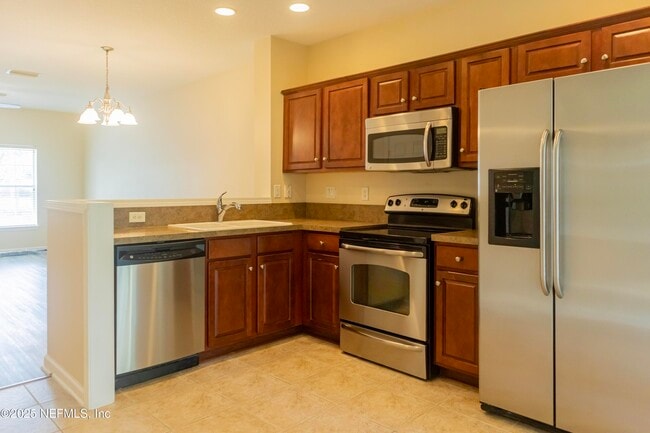 Building Photo - 8121 Summer Palm Ct