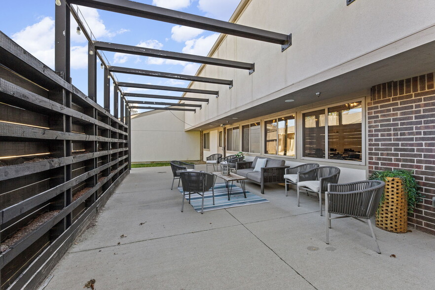 Building Photo - 2900 NE Kendallwood Pkwy