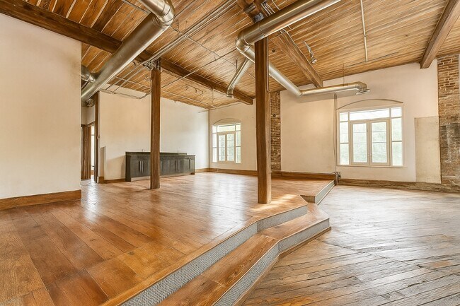 Building Photo - 161 Mangum St SW