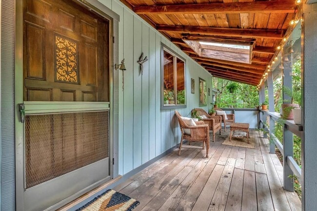 Building Photo - Picturesque Mountain retreat just 21 miles...