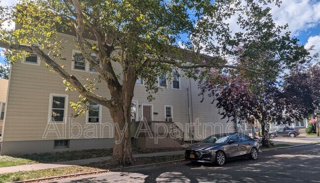 Building Photo - 418 Delaware Ave