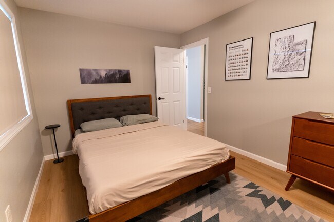 Building Photo - 1304 Palomar Pl