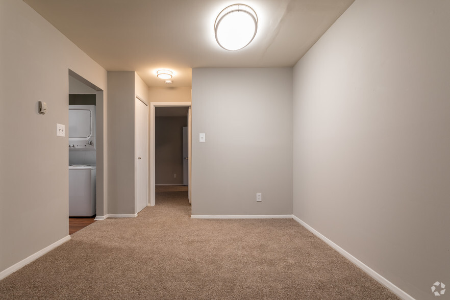 Dining Room - Greenspring