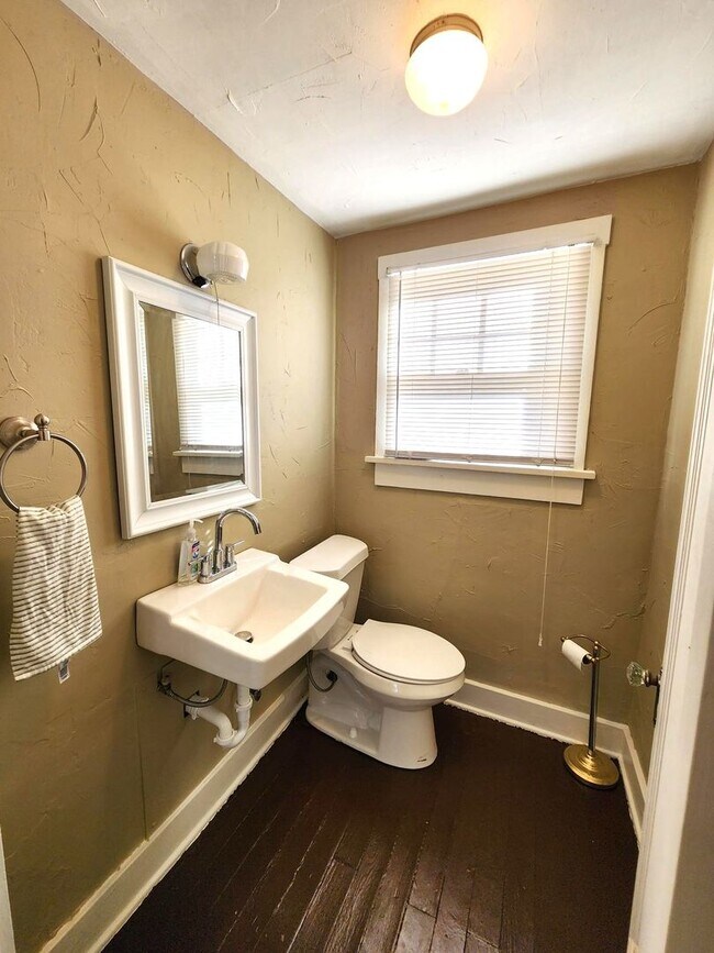 Building Photo - 3 Bed 2.5 Bath Plus ADU in Gatewood Add NW OKC