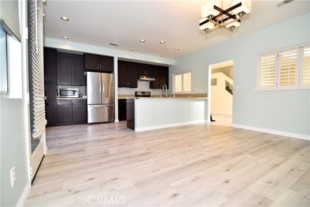 Building Photo - 2062 Lakeshore Dr