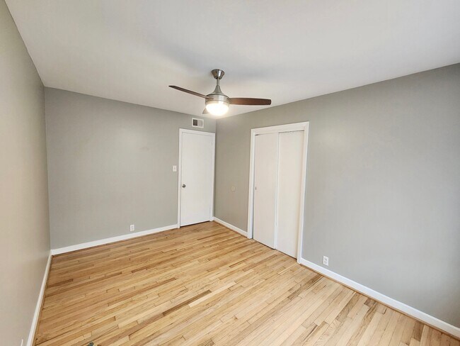 Building Photo - 4220 40th Ct N