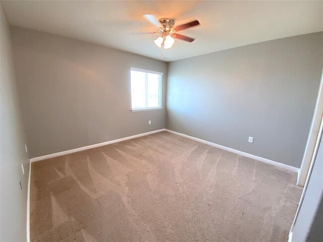 Building Photo - 122 Liard River Rd