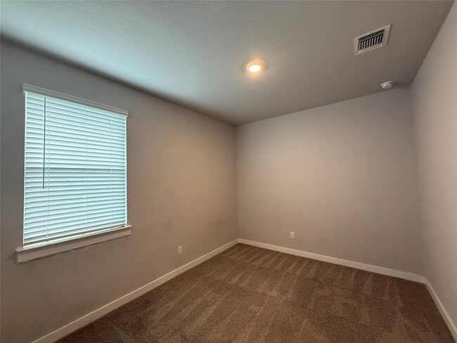 Building Photo - 18300 Emu Ln