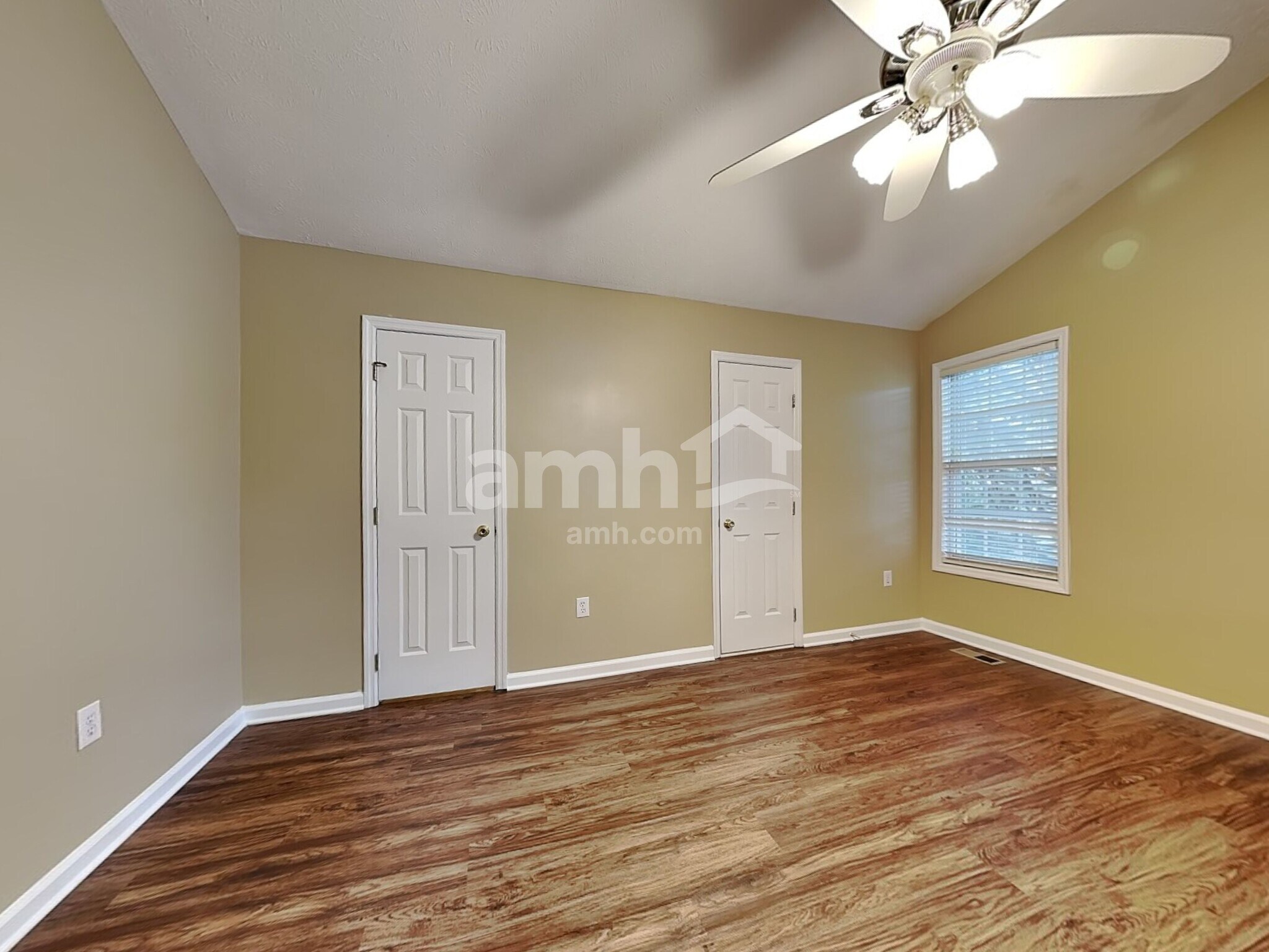 Building Photo - 112 Pine Orchard Ct