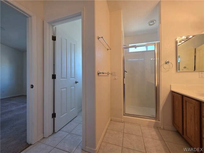 Building Photo - 3477 Sunlamp Dr