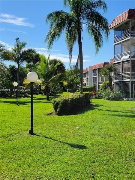 Building Photo - 3774 Inverrary Blvd