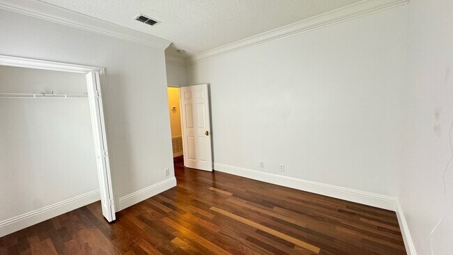 Building Photo - 1040 Nash Dr