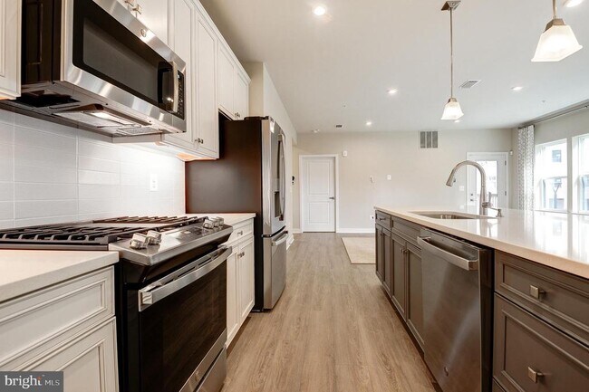 Building Photo - 4395 Peach Lily Ln