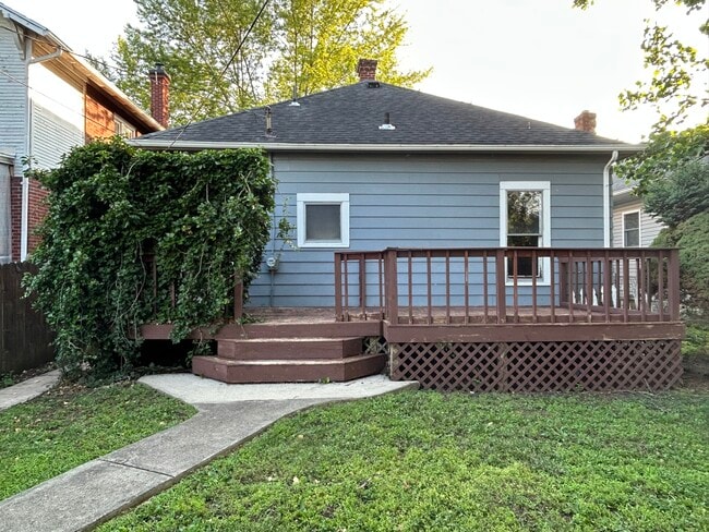 Building Photo - 338 Poplar St