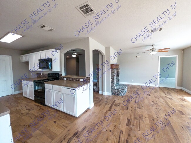 Building Photo - "Charming 3-Bedroom Retreat with 2 Full Baths near Haslet – Spacious 1,638 Sq. Ft. Home!"