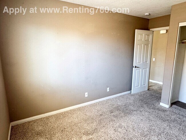 Building Photo - Modern 4 Bedroom 2 Bathroom Home
