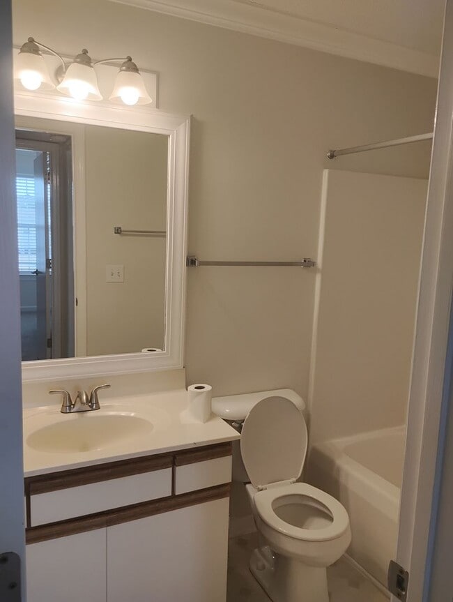 Building Photo - Southbridge VI Unit 2268K