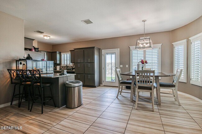 Building Photo - 13665 Holbeck St