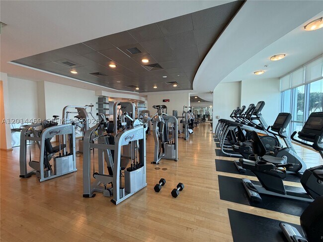 Building Photo - 1331 Brickell Bay Dr