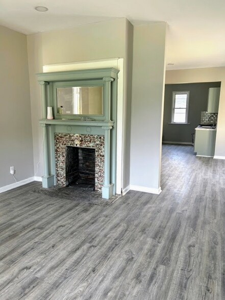 Building Photo - 254 N Holmes Ave