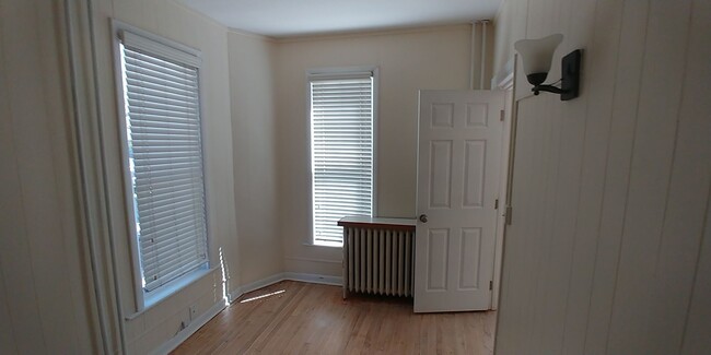 Building Photo - Great 2 bedroom near Hamline University!