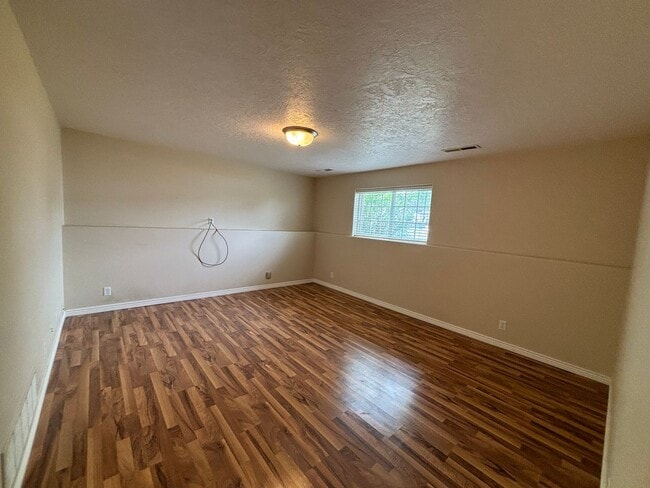 Building Photo - Wonderful Chubbuck Location