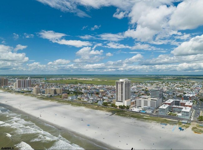 Building Photo - 3851 Boardwalk