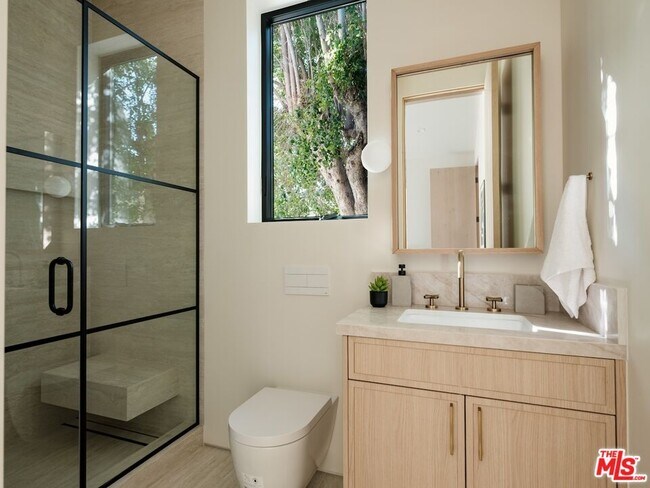 Building Photo - 14647 Morrison St