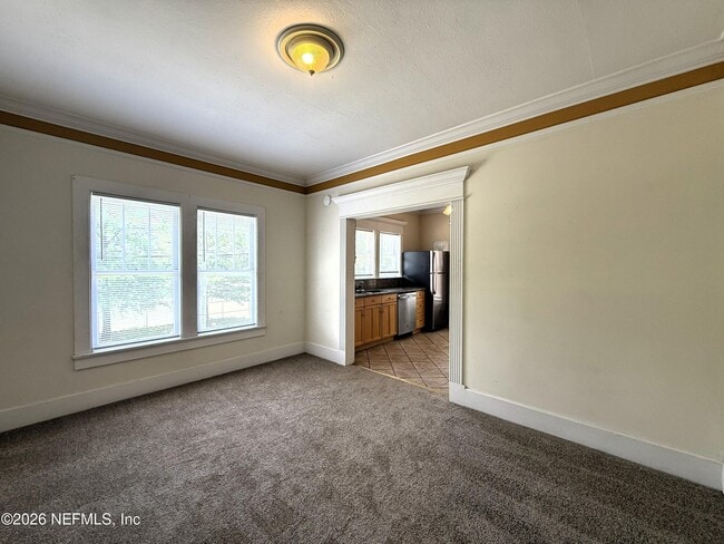 Building Photo - 1329 Cherry St