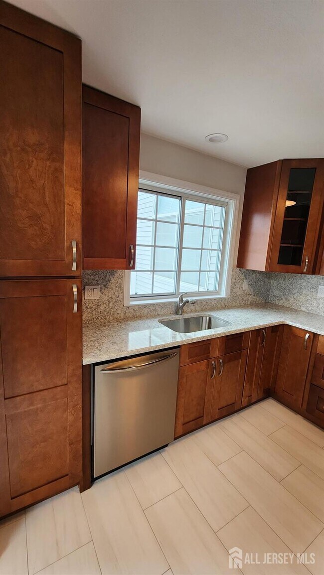 Building Photo - 838C Vail Rd