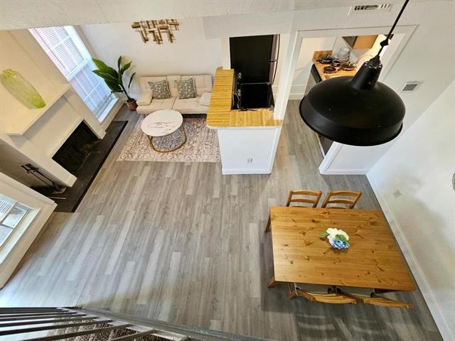 Building Photo - 7152 Fair Oaks Ave