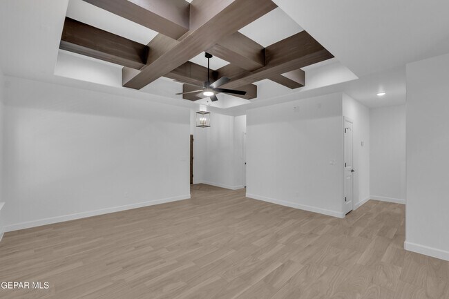 Building Photo - 781 Cedarwood Ave