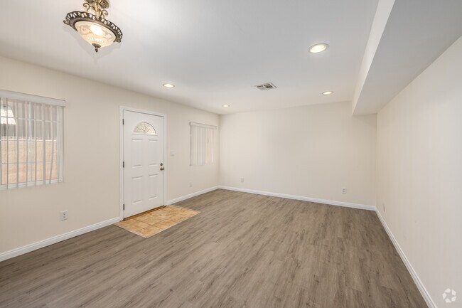 1BR, 1BA - 800SF - Living Room - 10934 Hesby Street