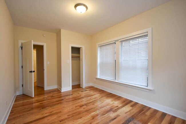 Building Photo - 1034 Dempster St