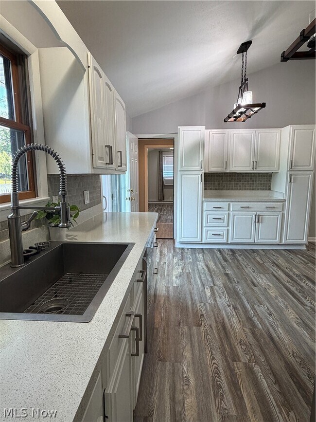 Building Photo - 13187 Yager Dr