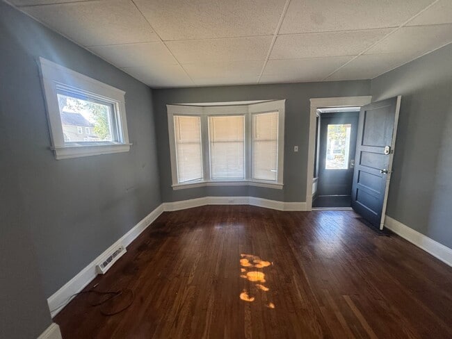Building Photo - 1541 Hopkins Ave