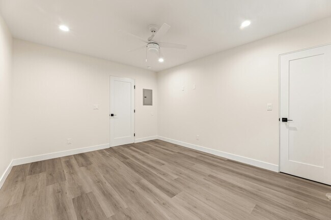 Building Photo - 5409 Radford Ave