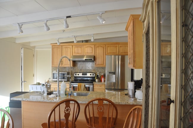 Building Photo - 934 E Duane Ave