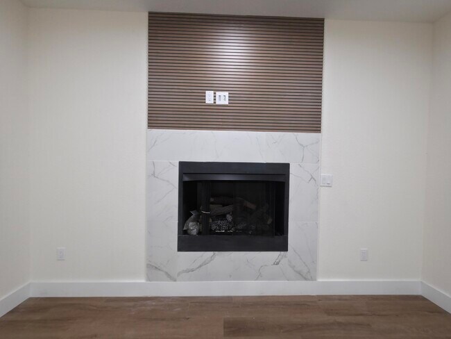 Building Photo - 4699 Meadow Lake Dr