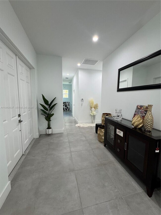 Building Photo - 5012 Gunn Pl