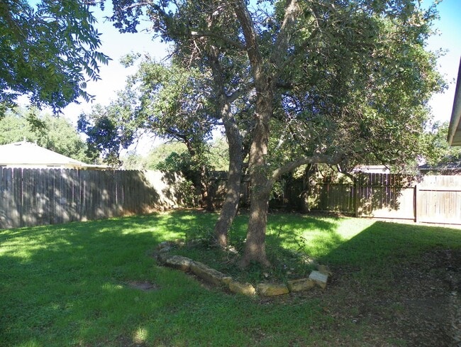 Building Photo - Welcome to this charming Centex home locat...