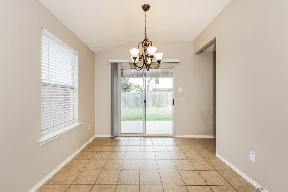 Building Photo - 2105 Charmion Ln