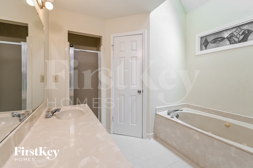 Building Photo - 8441 Woolrich Dr