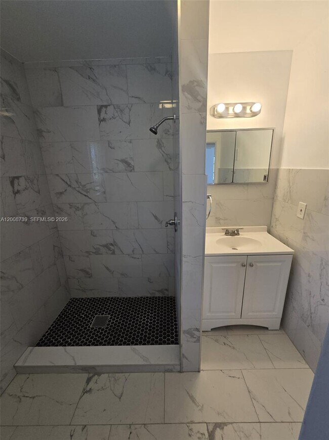 Building Photo - 2511 Plunkett St