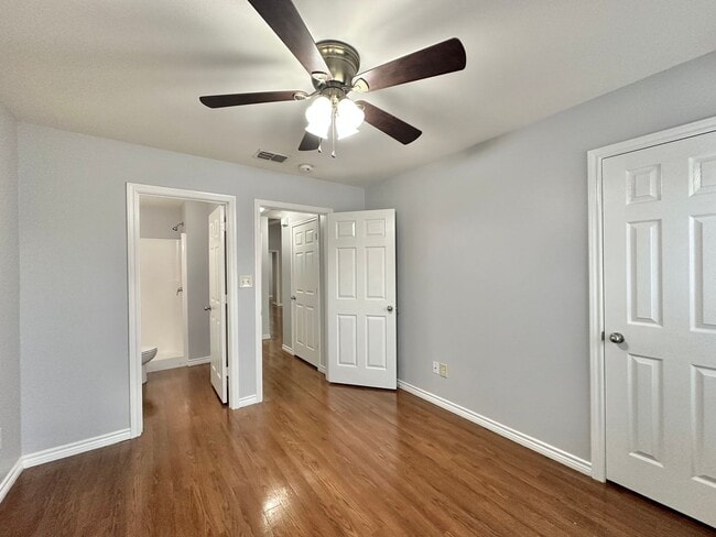 Building Photo - 3 Bedroom 2 Bath Duplex at Mansion Creek in Tyler! 1/2 off first full months rent