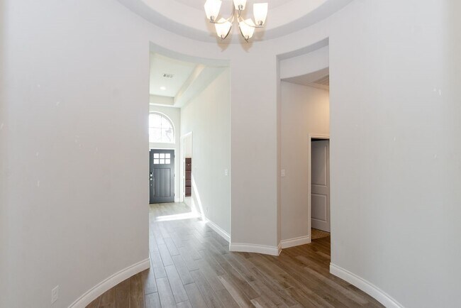 Building Photo - 12607 Pine Savannah Ln