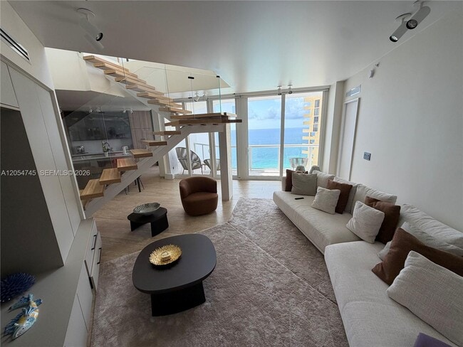 Building Photo - 16425 Collins Ave